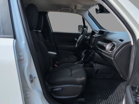 Used 2023 Jeep Renegade Latitude AWD/4WD image 17