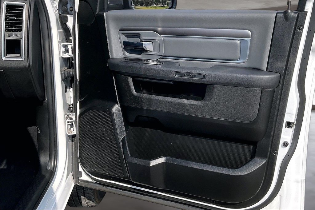 Used 2022 RAM 1500 Classic SLT AWD/4WD image 27