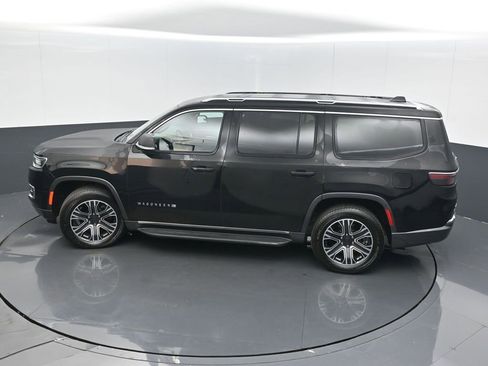 Used 2022 Jeep Wagoneer Series III w/ Flexible Seating Group image 44