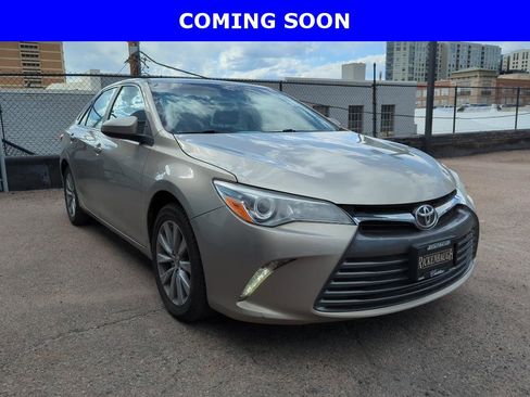 Used 2016 Toyota Camry XLE image 1