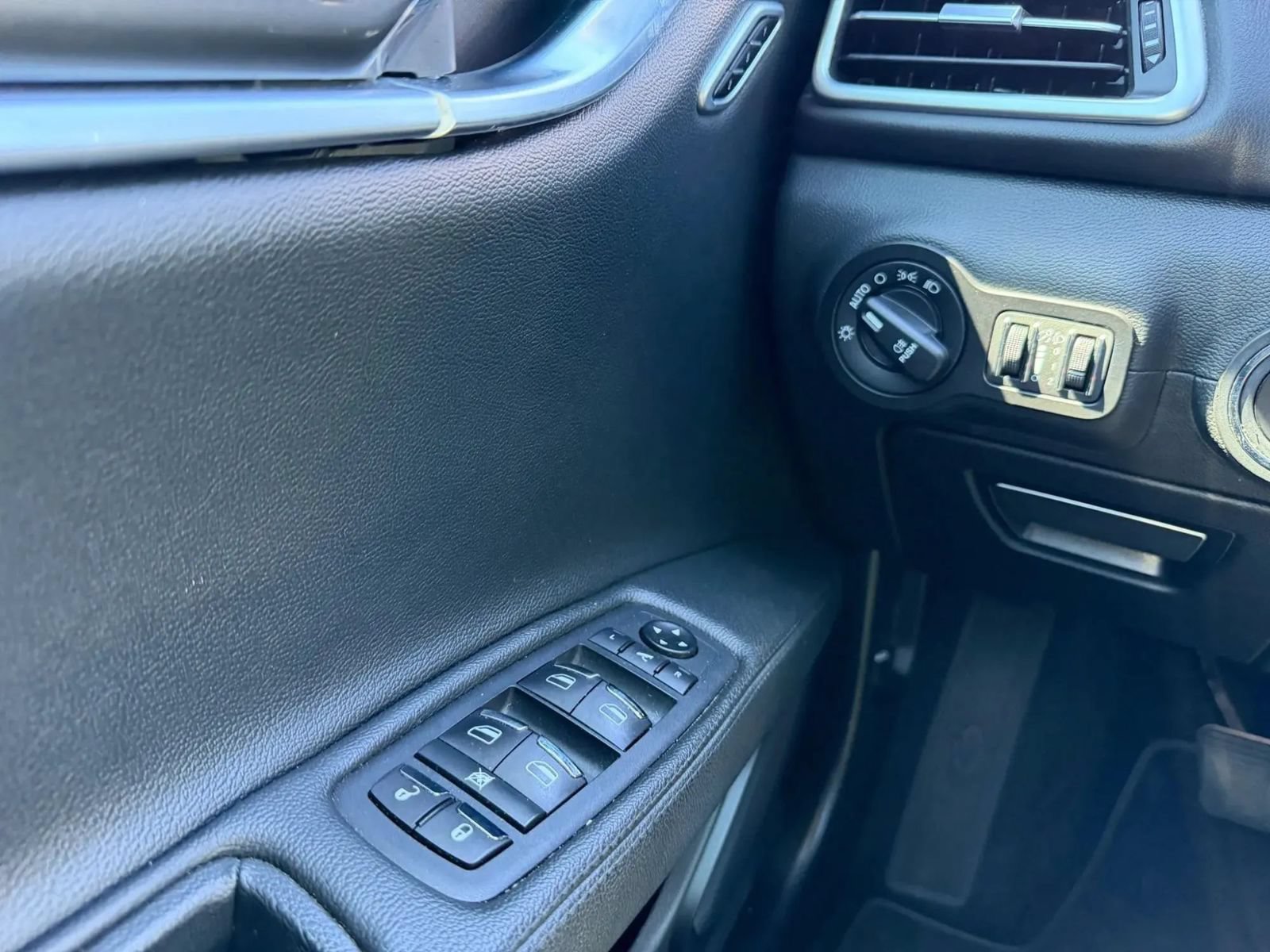 Used 2018 Maserati Ghibli RWD image 26