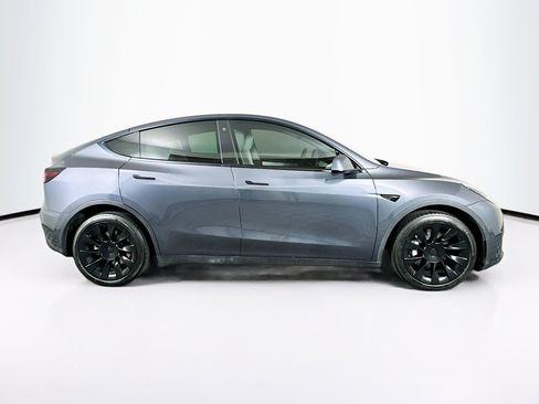Used 2022 Tesla Model Y Long Range AWD/4WD image 10