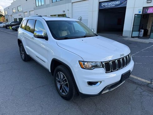 Used 2018 Jeep Grand Cherokee Limited image 13