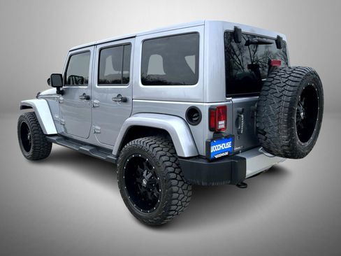Used 2015 Jeep Wrangler Unlimited Sahara w/ Connectivity Group image 7