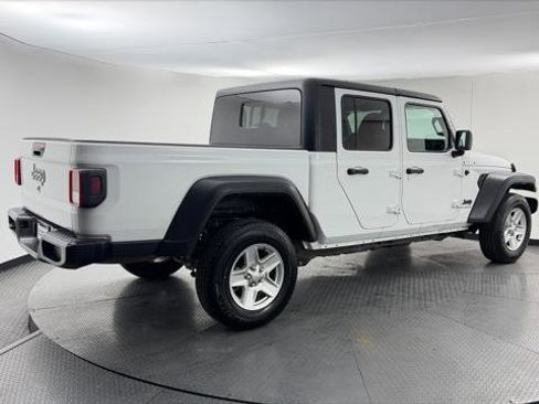 Used 2023 Jeep Gladiator Sport image 8