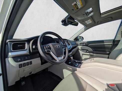 Used 2019 Toyota Highlander Limited Platinum image 15
