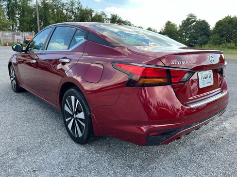 Used 2022 Nissan Altima 2.5 SV w/ SV Premium Package FWD image 5
