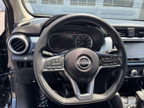 Used 2025 Nissan Versa SV FWD image 28