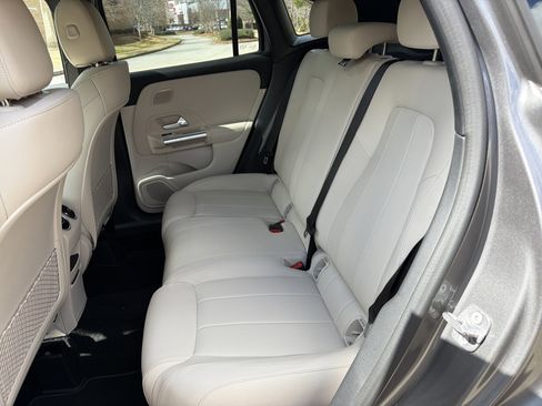 Used 2025 Mercedes-Benz GLA 250 4MATIC image 21