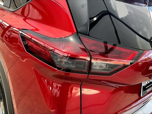 Certified 2024 Nissan Rogue SV FWD image 28