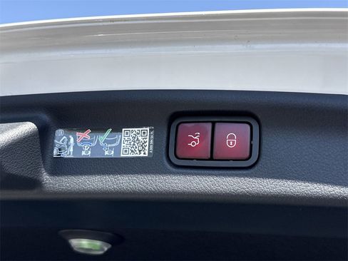 Certified 2025 Mercedes-Benz C 300 Sedan image 16