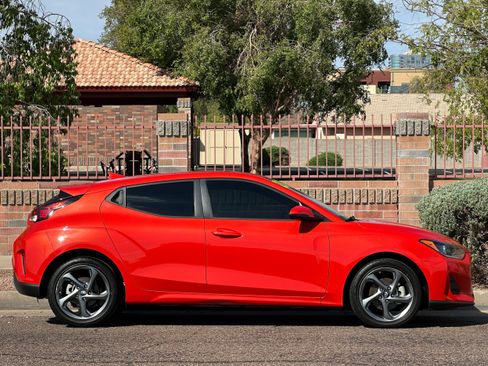 Used 2020 Hyundai Veloster 2.0 FWD image 9