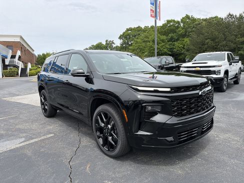 New 2026 Chevrolet Traverse RS w/ LPO, Floor Liner Package FWD image 3