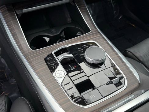 New 2026 BMW X5 xDrive50e image 25