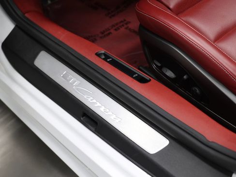 Used 2022 Porsche 911 Carrera image 17