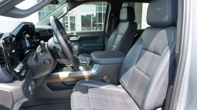 Used 2023 Chevrolet Silverado 1500 High Country w/ High Country Premium Package AWD/4WD image 16