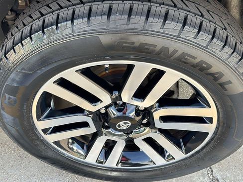 Used 2021 Toyota 4Runner Limited image 11