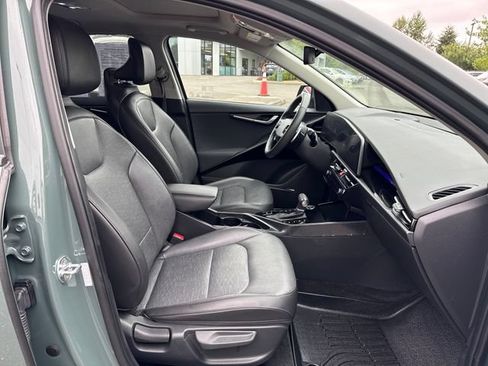 Used 2023 Kia Niro FWD image 9