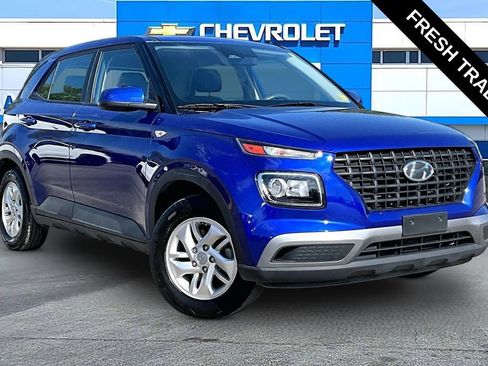 Used 2023 Hyundai Venue SE FWD image 1
