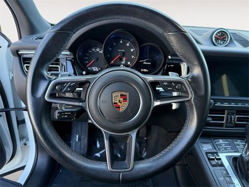 Used 2021 Porsche Macan image 17