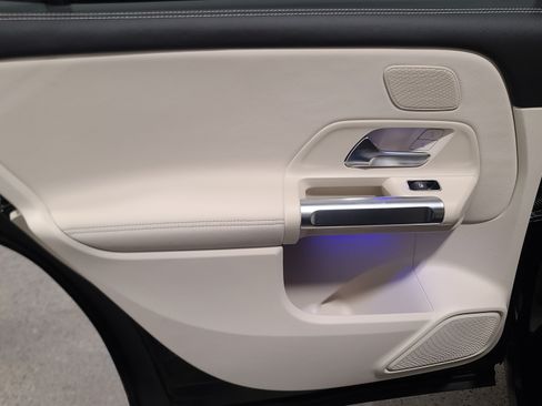 New 2026 Mercedes-Benz GLB 250 4MATIC image 23
