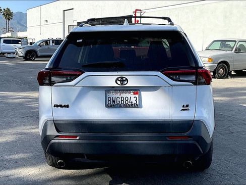 Used 2021 Toyota RAV4 LE w/ Carpet Mat Package (TMS) AWD/4WD image 5