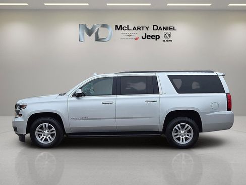 Used 2020 Chevrolet Suburban LT image 3