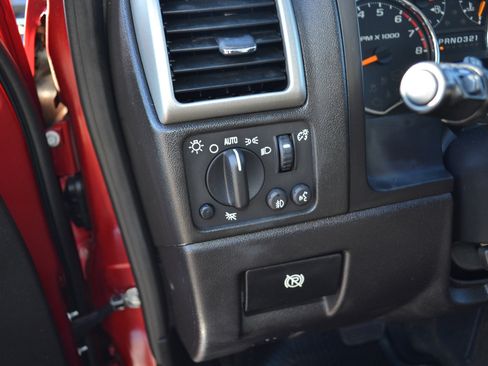 Used 2011 Chevrolet Colorado LT image 13