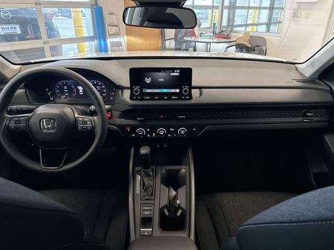 Certified 2025 Honda Accord SE image 17