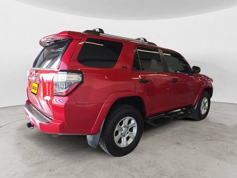 Used 2022 Toyota 4Runner SR5 AWD/4WD image 5