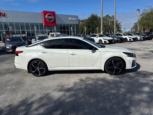 New 2025 Nissan Altima 2.5 SR image 5