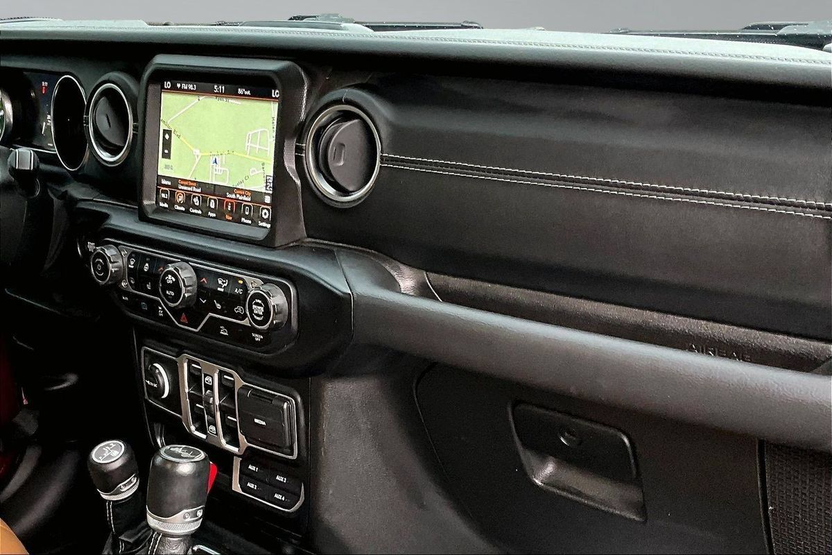 Used 2021 Jeep Wrangler Unlimited Sahara w/ Cold Weather Group AWD/4WD image 12