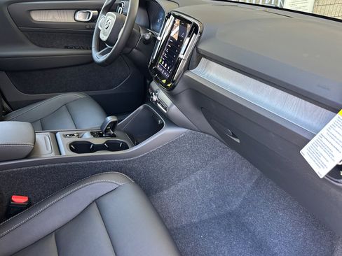 New 2026 Volvo XC40 B5 Core AWD/4WD image 12