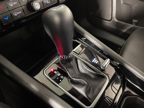 Used 2025 Jeep Compass Limited image 24