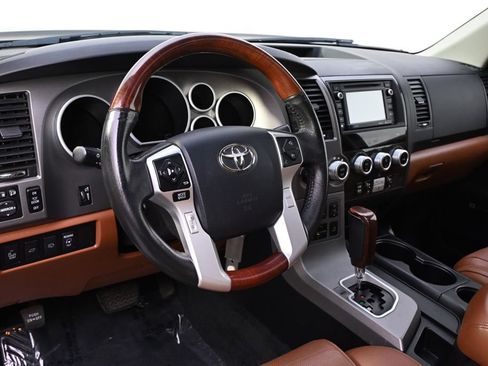 Used 2017 Toyota Sequoia Platinum AWD/4WD image 8