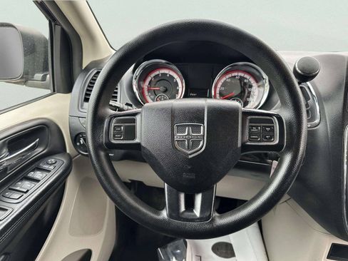 Used 2014 Dodge Grand Caravan SE w/ Quick Order Package 29E SE FWD image 19