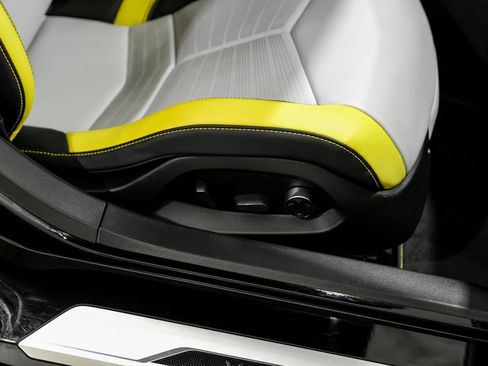 Used 2021 Chevrolet Corvette Stingray Premium Cpe w/ 3LT image 33