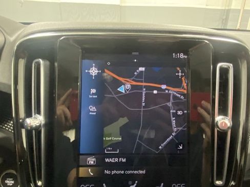 Used 2021 Volvo XC40 T5 R-Design w/ Climate Package image 18