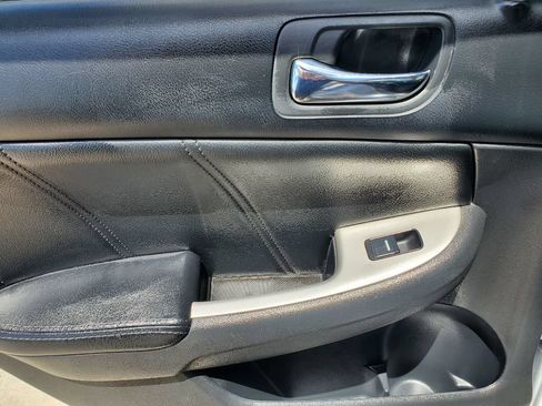 Used 2005 Honda Accord EX-L image 22