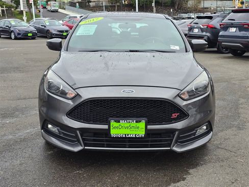 Used 2017 Ford Focus ST w/ Equipment Group 402A image 2