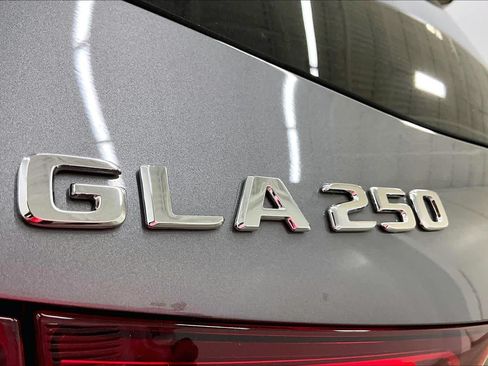 Certified 2025 Mercedes-Benz GLA 250 4MATIC image 10