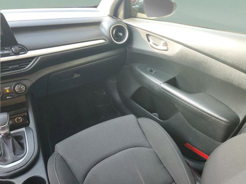 Used 2021 Kia Forte LXS image 11