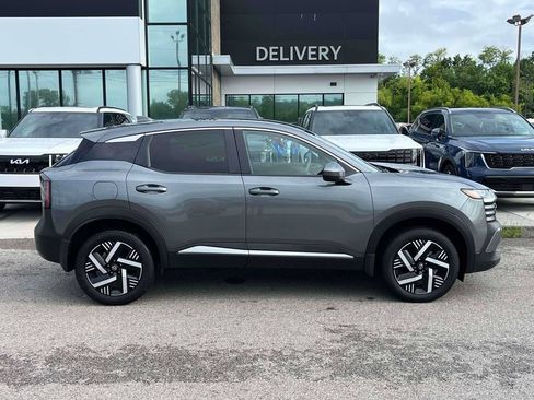 Used 2025 Nissan Kicks SV FWD image 24