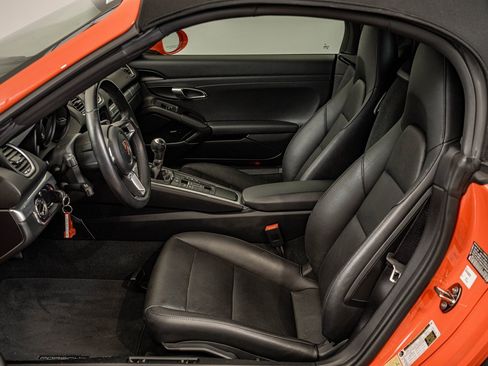 Used 2019 Porsche 718 Boxster image 5