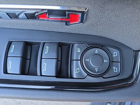 Used 2024 GMC Sierra 1500 AT4 w/ Technology Package AWD/4WD image 30