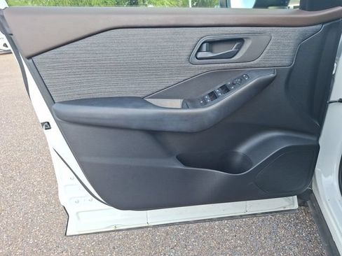Certified 2023 Nissan Rogue S FWD image 11