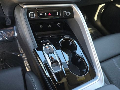 New 2025 Audi Q5 Prestige image 28