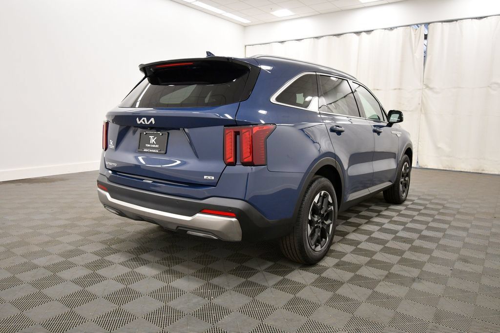 Certified 2024 Kia Sorento S AWD/4WD image 8