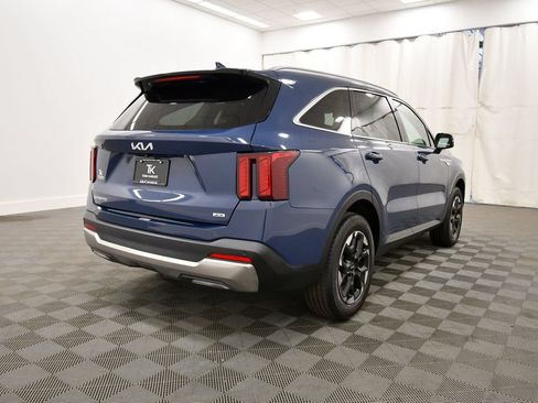 Certified 2024 Kia Sorento S AWD/4WD image 8