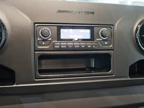 Used 2025 Mercedes-Benz Sprinter 2500 image 17